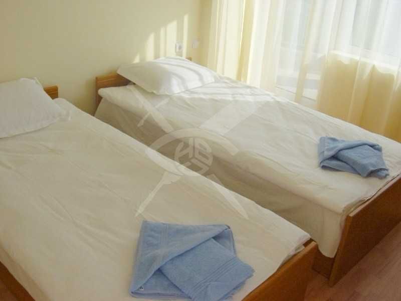 Тристаен апартамент в Ахелой 74246