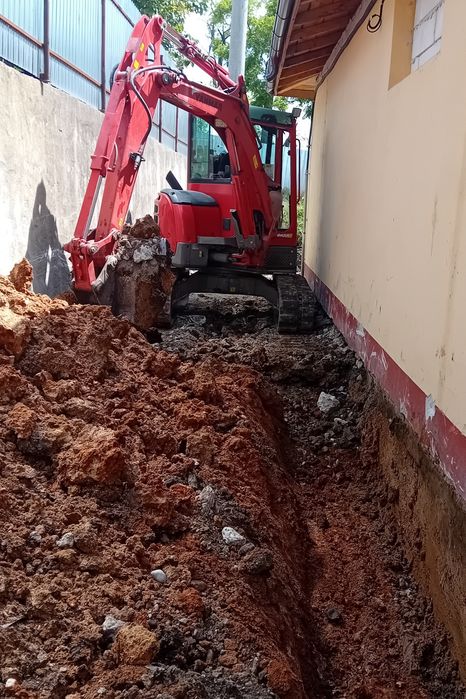 Miniexcavator de inchiriat