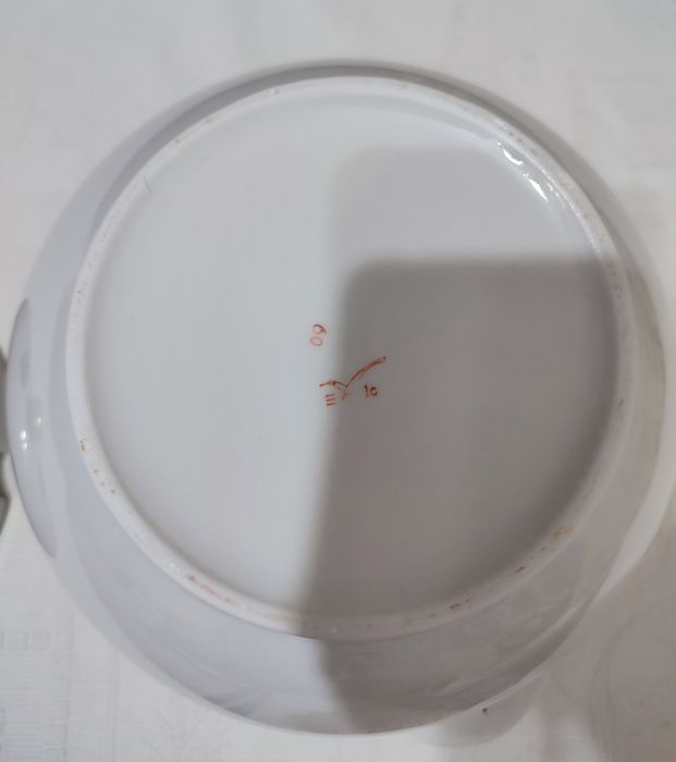 Супница фарфоровая