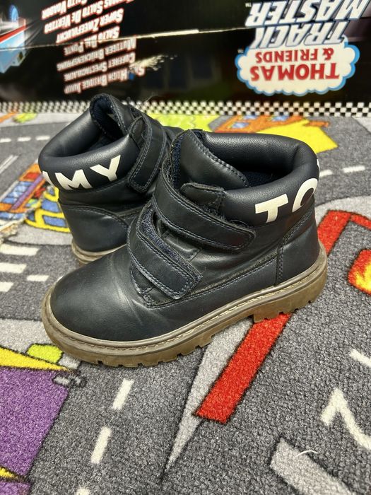 Ghetuțe tommy hilfiger  nr28