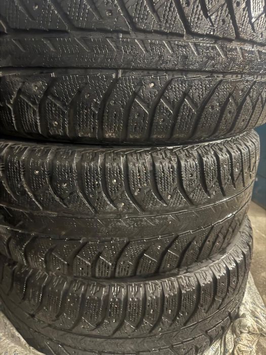 Продам шины б/у. В отличном состоянии