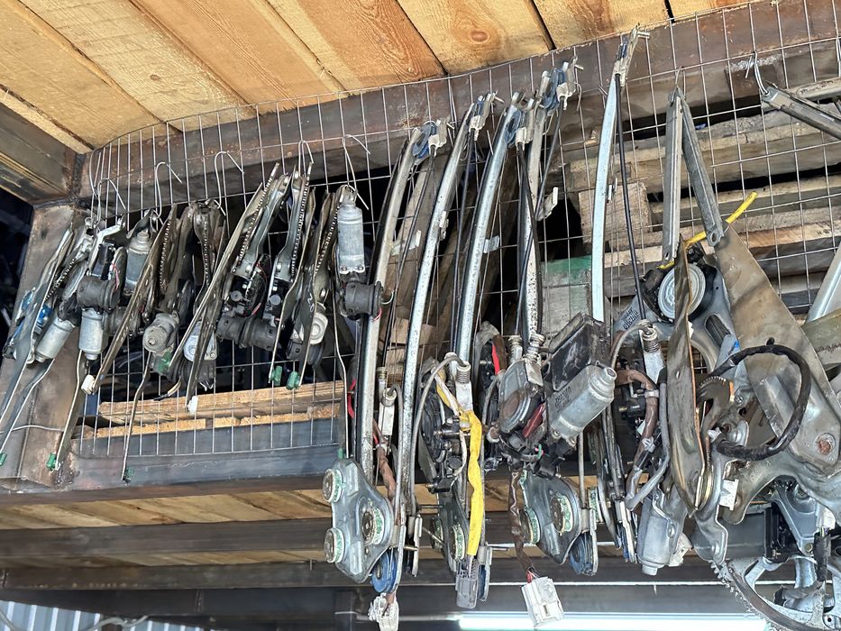 Стеклоподъемник на Toyota Windom 20/21