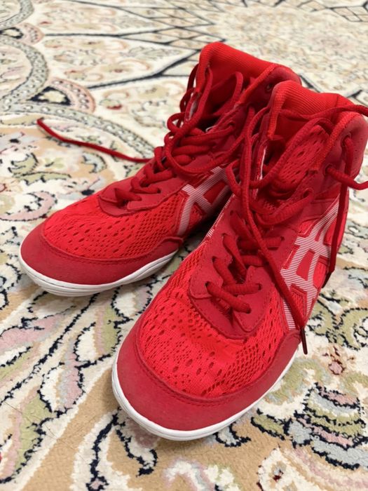 Продается барцовка asics