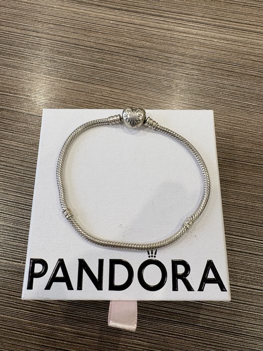Гривна на Pandora със сертофикат за покупка
