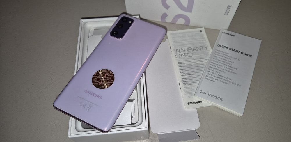 Samsung Galaxy S20 FE перфектен