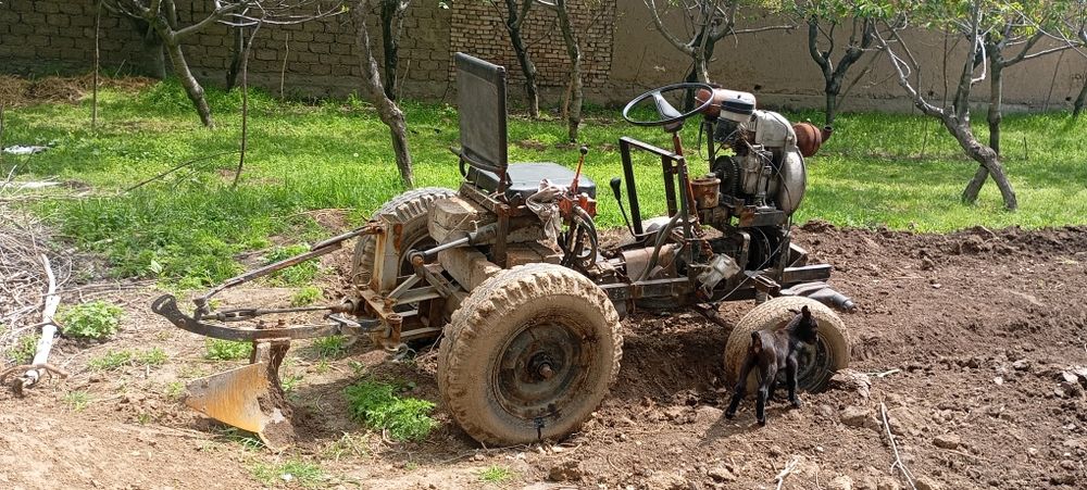 Samadelni minni traktor sotiladi