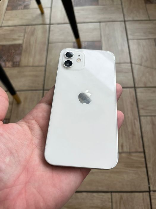 12 айфон в отличном состоянии