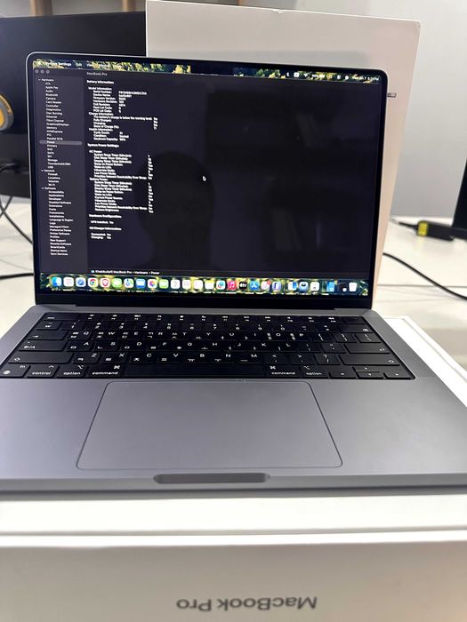 MacBook Pro  2022 14-Inch 16/512