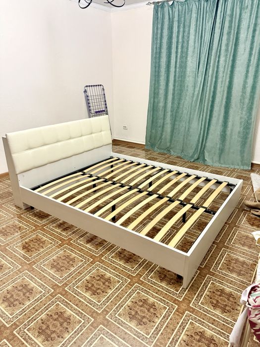 Кровать 200/160 + 2 тумбочки