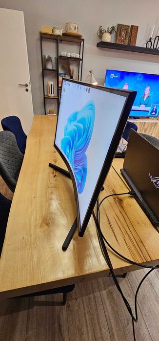 Геймърски монитор Samsung G5 27" извит 144Hz