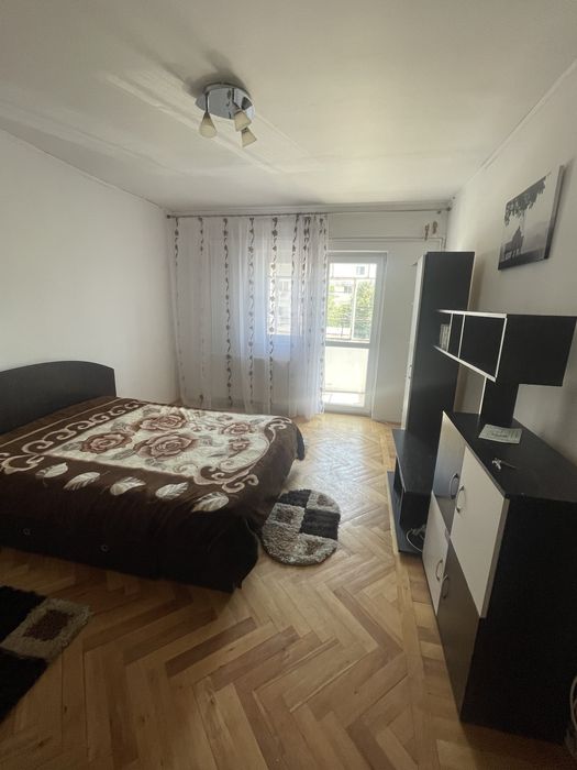 Inchiriez garsoniera zona Sunny