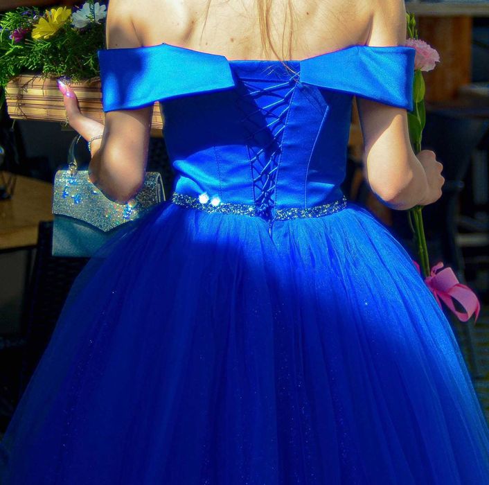 Официална, абитуриентска рокля