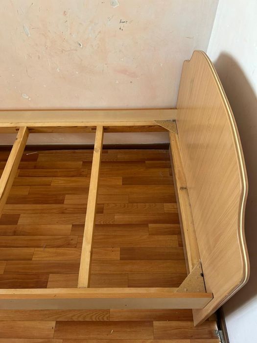 Кровать односпальный