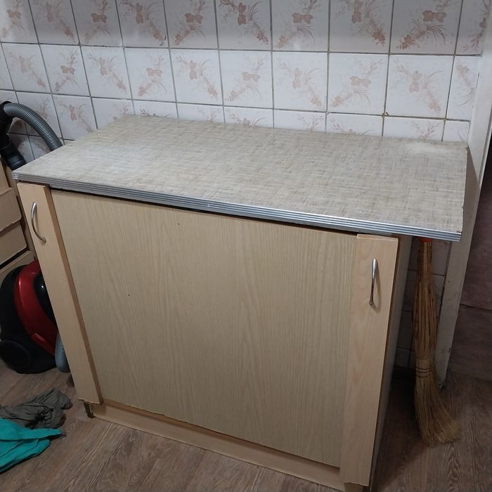 Продаётся б/у мебель для кухни