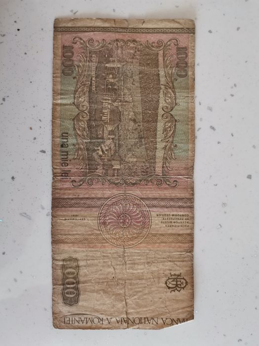 Vând bancnote vechi