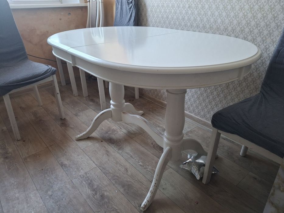 Продам стол овальный.