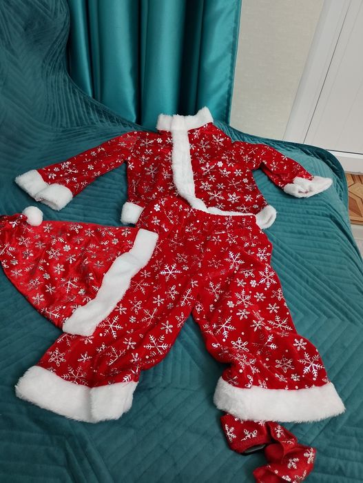 Костюм Санты размер 26 в хорошем состоянии