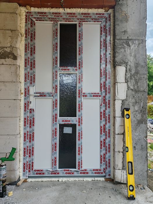 Uși și ferestre termopan la comanda