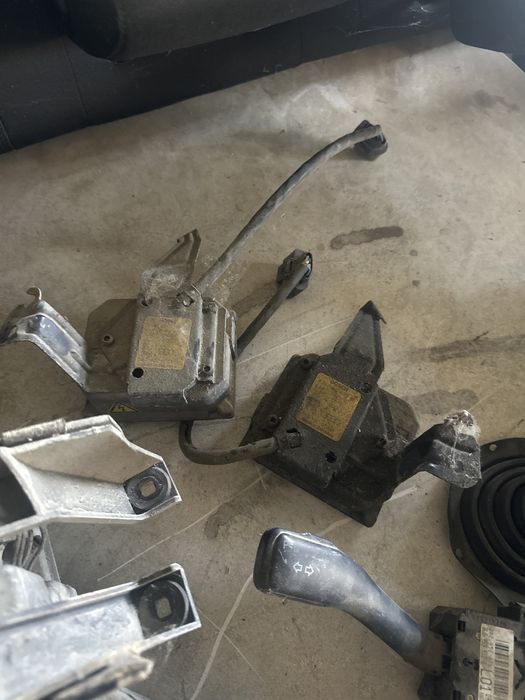 Elemente interior Audi TT mk1 faruri suporti grile