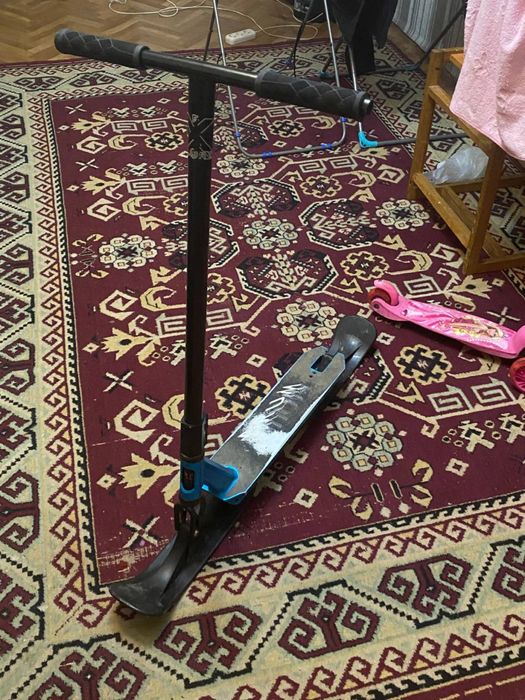 Продам самокат Explor