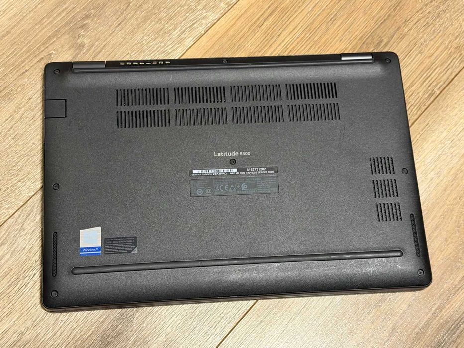 Dell Latitude 5300 i5 8265U/8RAM/512GB SSD отличен