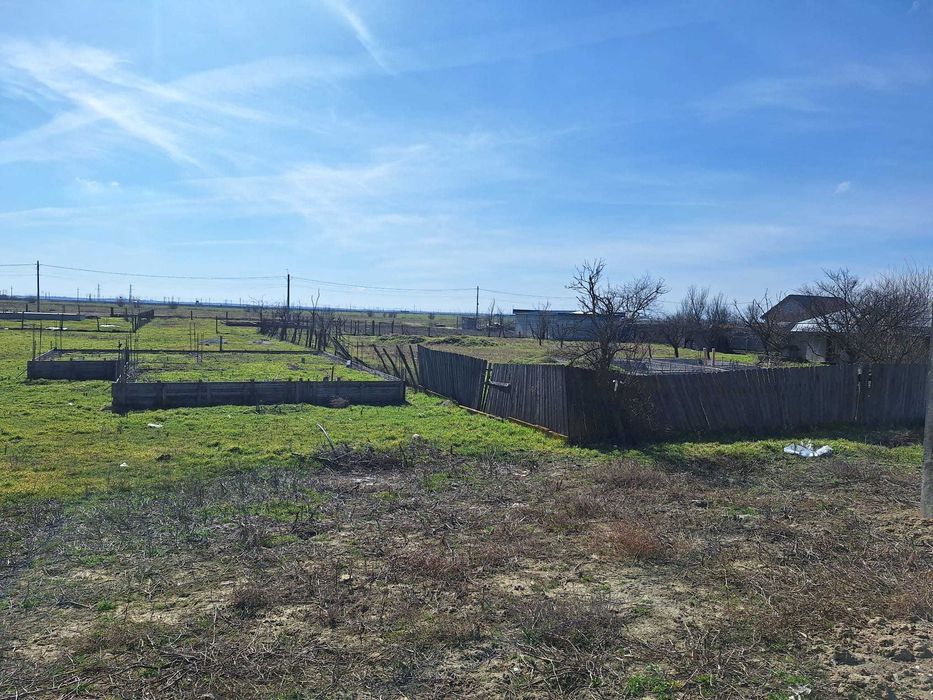 Teren 1000 mp (20 m deschidere) cu fundație casă + utilități – Vădeni