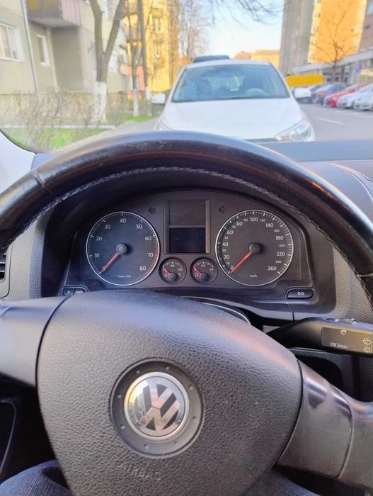 Vând Volkswagen Golf 5 Tour