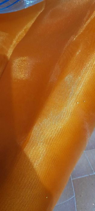 Продам ткани по 700тн за 1 метр.