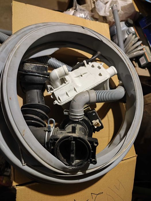 Пералня Аристон хотпойнт7кг  и Уйрпул на части от 15 лв