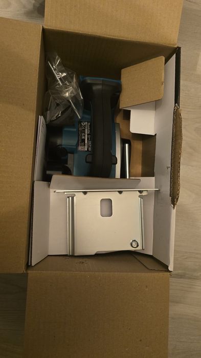 Ръчно електрическо ренде Makita