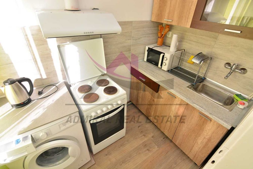 Дава се под наем Двустаен апартамент в Варна, Център - 60 кв.м за 478.38 € - Снимка #2