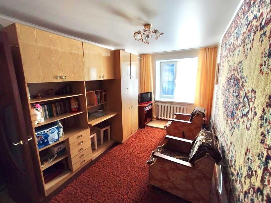 Продаётся 3 комн квартира