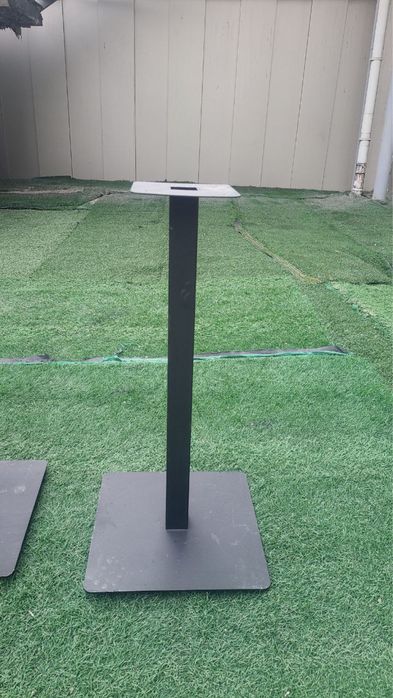 Срочно продается стол, столы, стойки