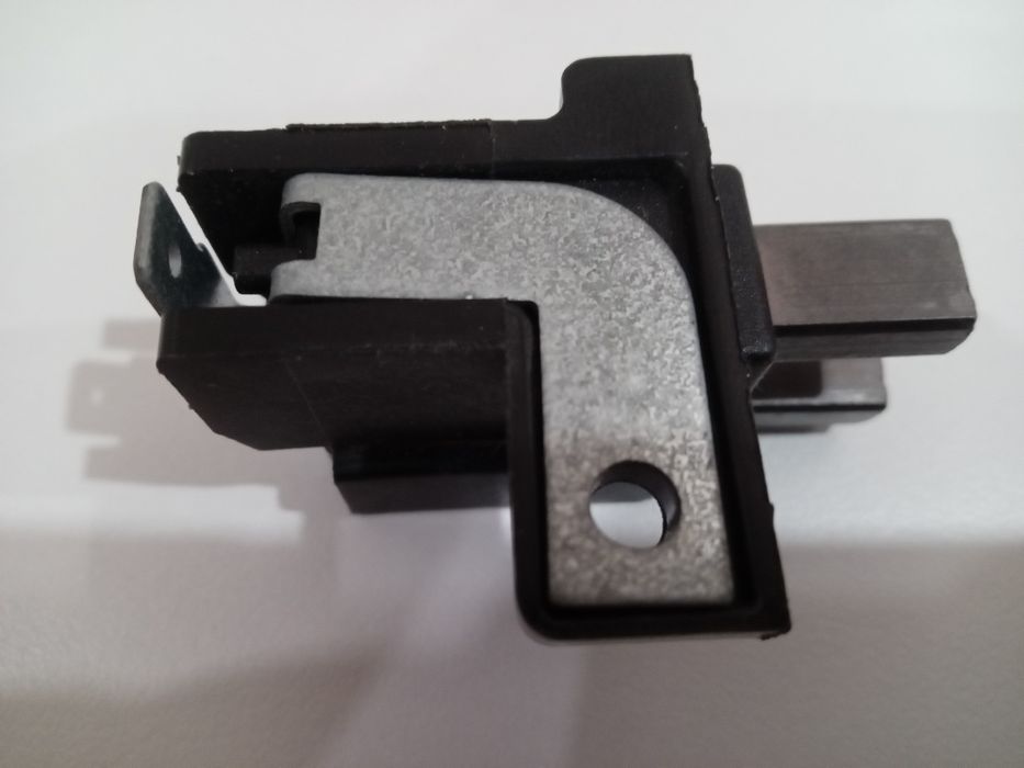 Замок багажника Рено Логан