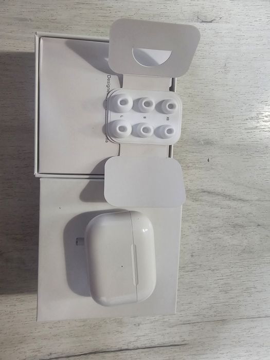 AirPods Pro ползвани много малко