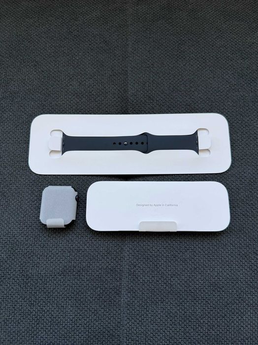 Нов смарт часовник Apple Watch SE2 44 mm Midnight Sport Band GPS