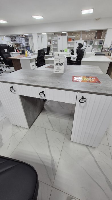 Продам стол письменный большой