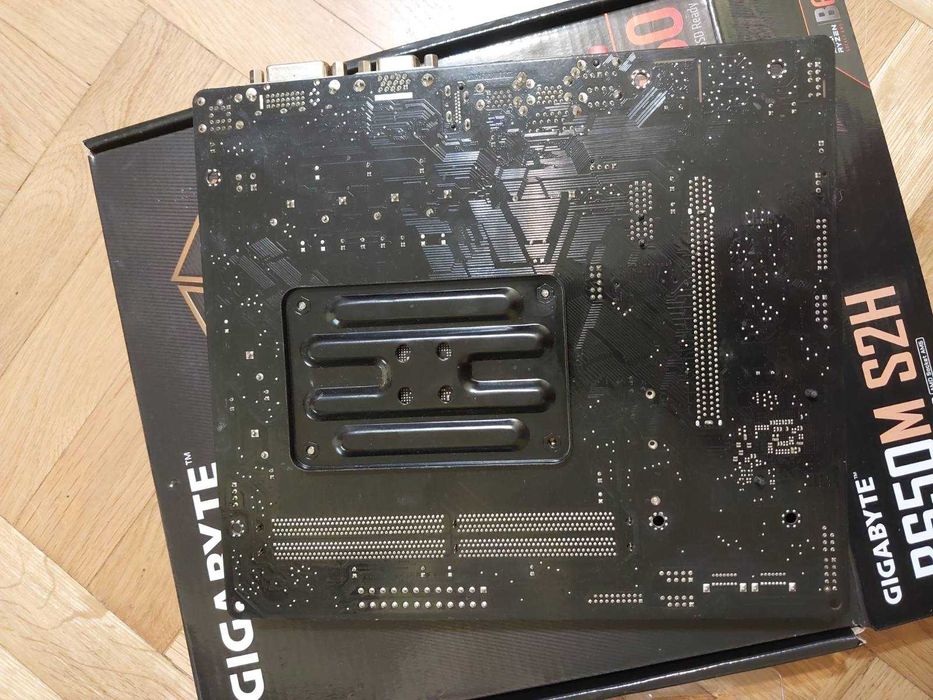 AMD Ryzen 5 3600 + AsRock B450M HDV