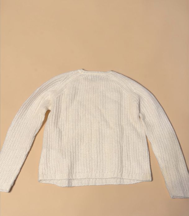 Pulover crem Zara nou cu etichetă de 50€ marimi; L 5 buc, M 65buc