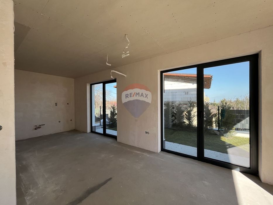 Двуетажна къща с морска панорама, м-ст Манастирски рид, гр. Варна ТМ