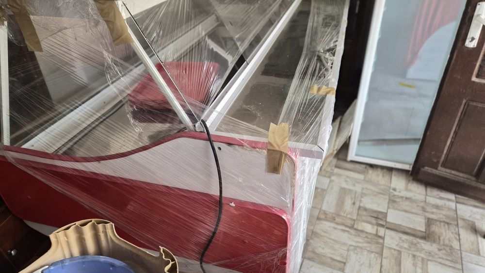 Vitrina frigorifica pentru mezeluri si carne