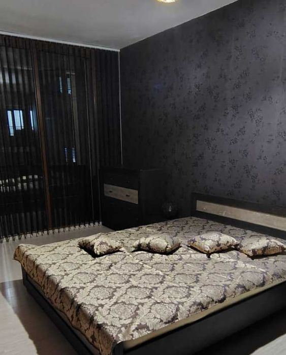 Дава се под наем Тристаен апартамент в Бургас, Изгрев - 95 кв.м за 306 € - Снимка #3