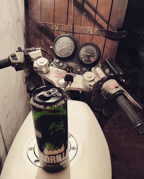 Продам мотоцикл Honda bros 400