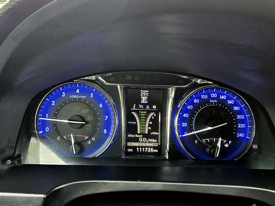 Toyota Camry 2.5 Бензин 110 000км