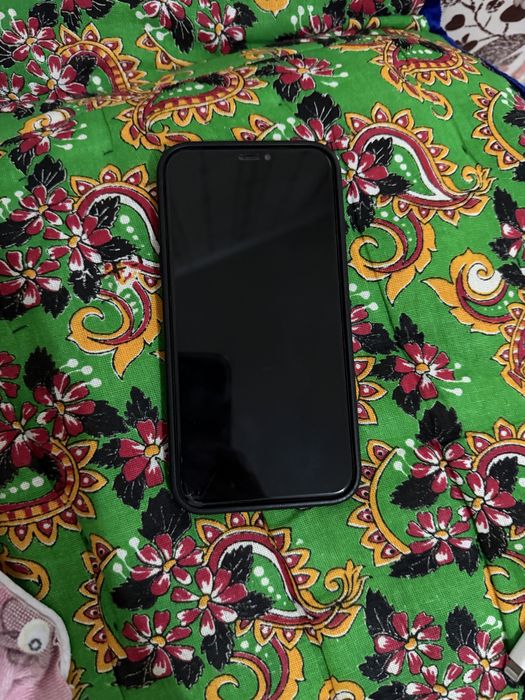 Продам айфон  xr