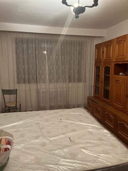 Camera libera in apartament cu 3 camere, Piata Unirii