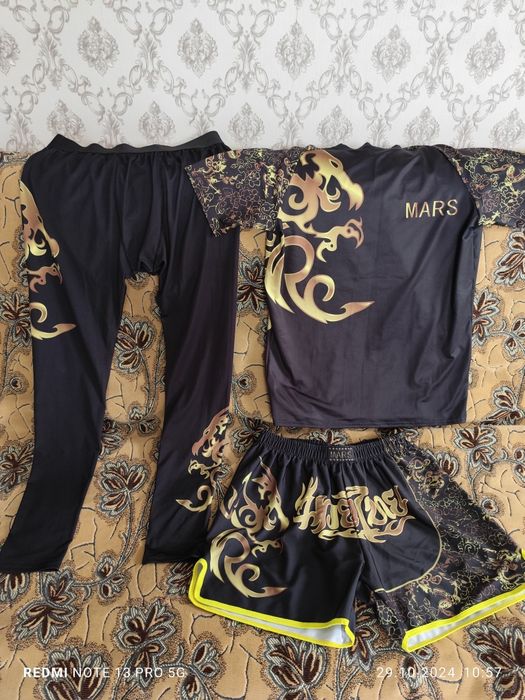 Продам спортивные молодежные рашгарды.