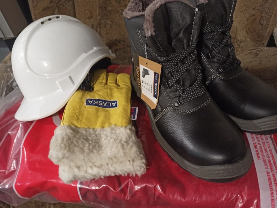 Продам спецодежду зимнюю.