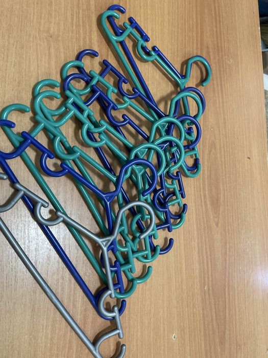 Продам  вешалки детские новые