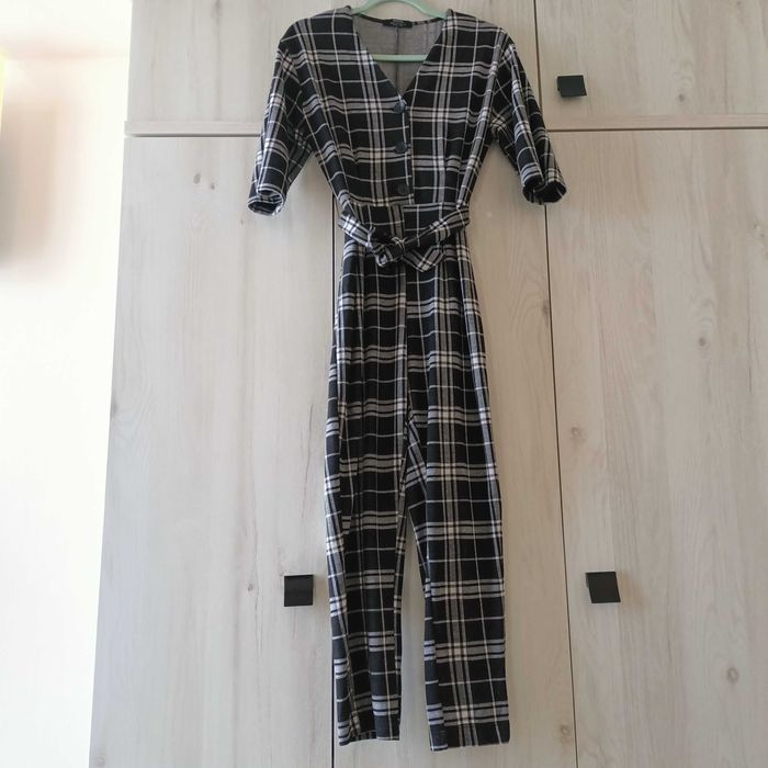 Vad salopeta gri cu negru